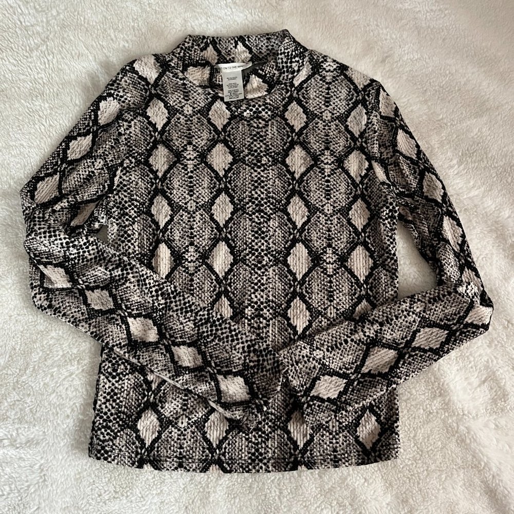 Snakeskin Turtle Neck Long Sleeve, Size M